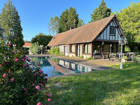 La Cour du Vieux Lieu – Idylliq Collection