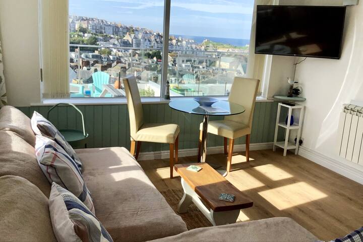 טלוויזיית LED עם מסך שטוח שטוח 32אינץ'