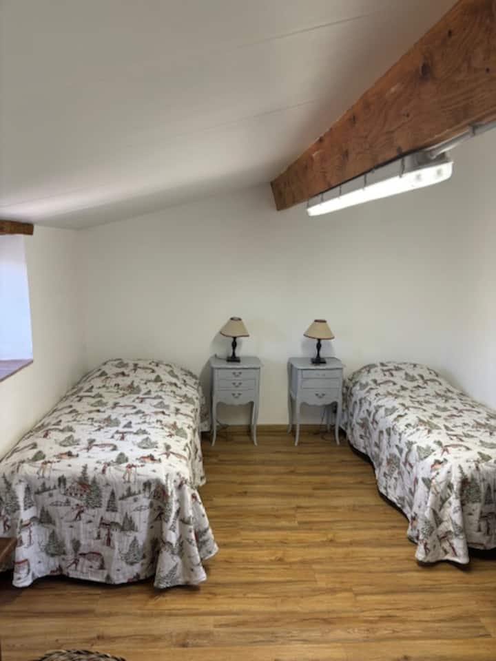 Madeleine, Schlafsaal, 3 Einzelbetten.