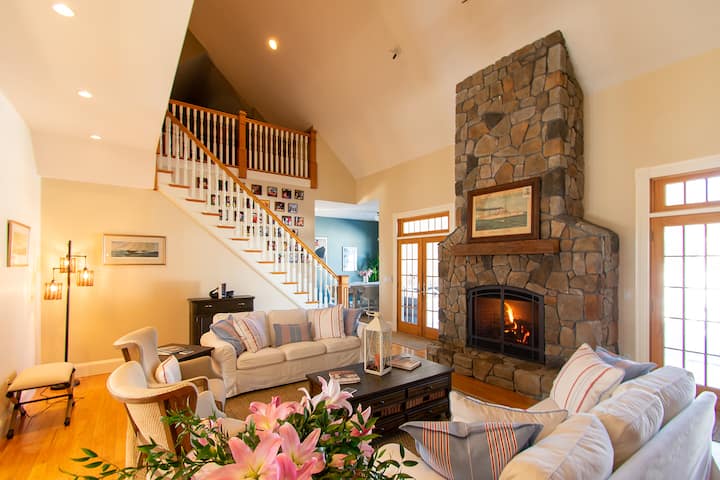 Gorgeous Home w/fantastic views -10 mins to Camden