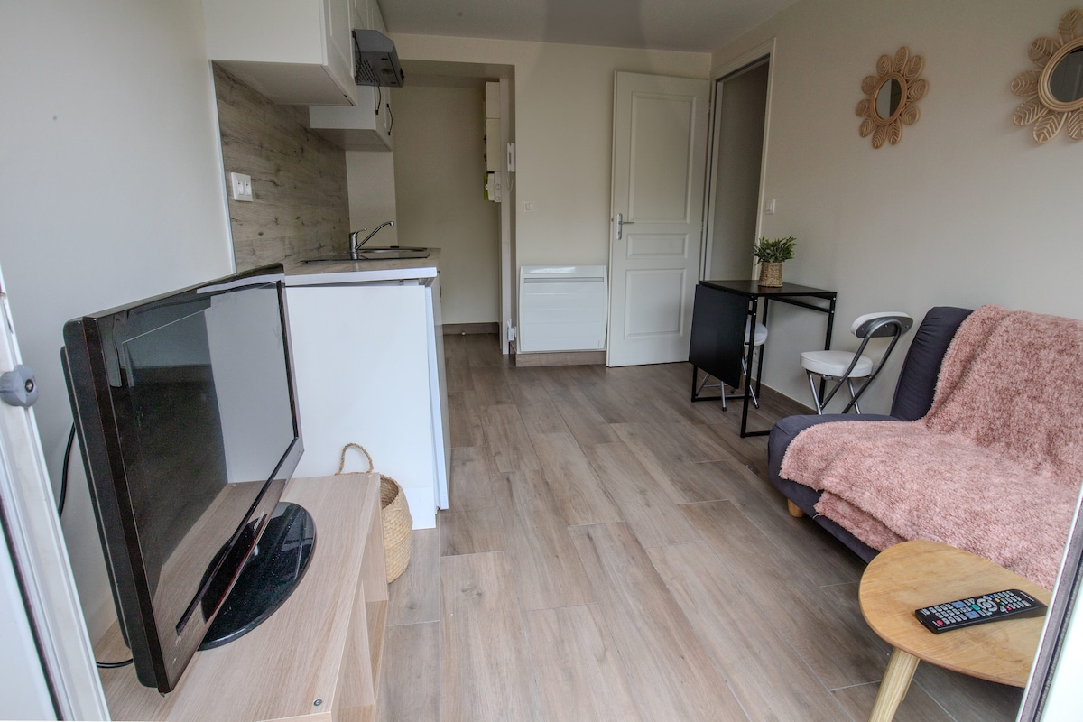 Popular Airbnb listing: Librté RDC2 in Sartrouville