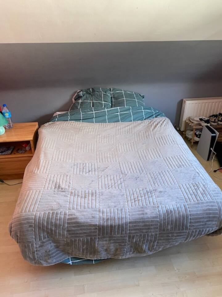 Chambre 2 (lit 140)
