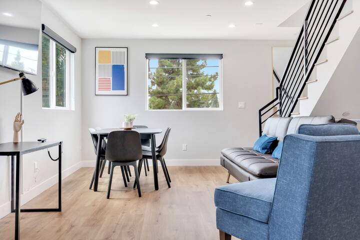 Culver Getaway 6BR | Near Marina gallery image 4