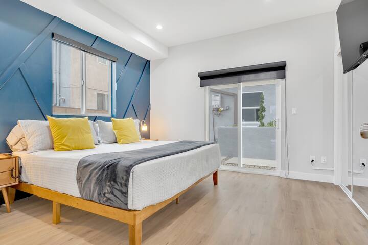 Culver Getaway 6BR | Near Marina gallery image 5