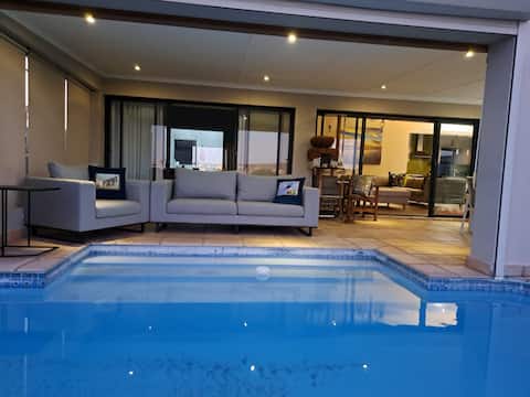 Golf Estate Pool Stay w Wildlife