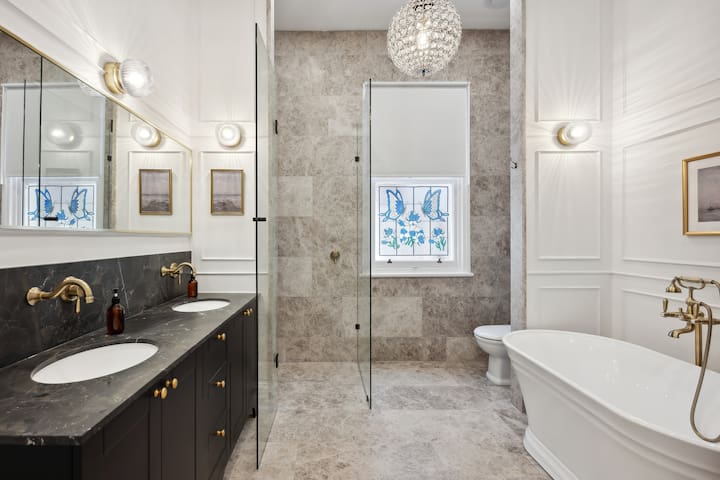 250m to Beach | Heritage Luxe w/Fireplace | 86” TV gallery image 4