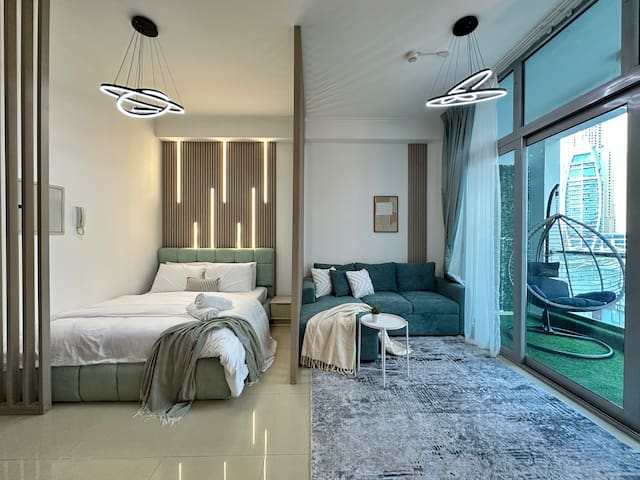 Stylish Studio with Stunning Marina Canal Views — foto 3