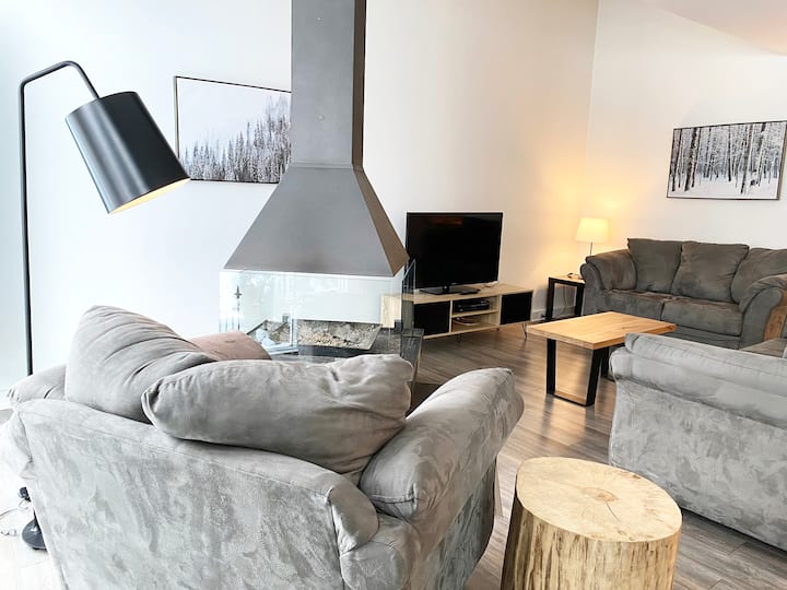 [V17] 5 bedroom villa at Mont Sainte Anne with AC Townhouses for Rent