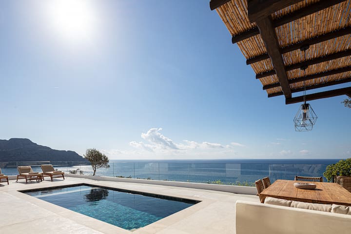 Elevate Your Escape: Rokkea Villa 350m from Beach