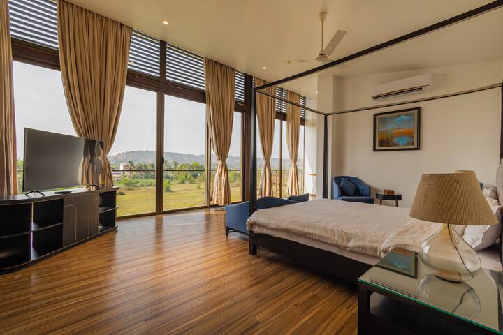 Bedroom 1 image 2