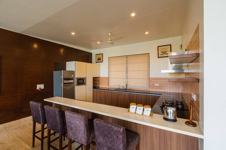Full kitchen image 1