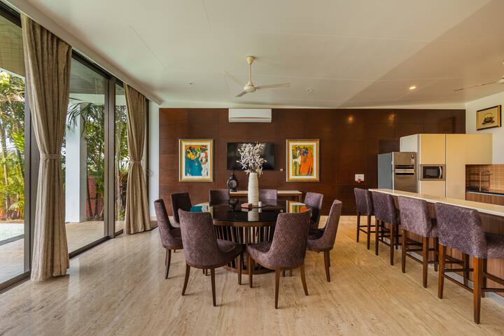 Dining area image 1