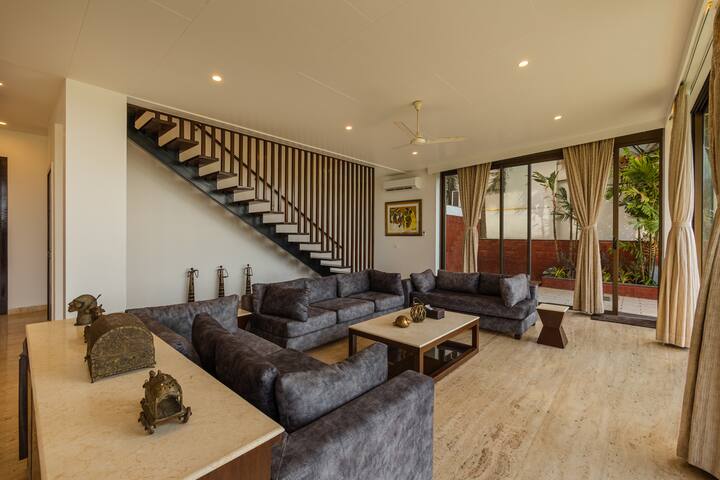 Living room image 6
