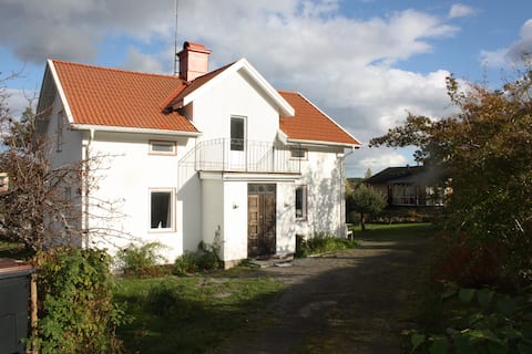 Lavender villa with room for 8