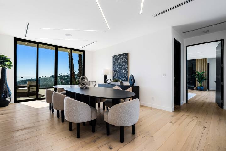 Breathtaking Views Mansion gallery image 4