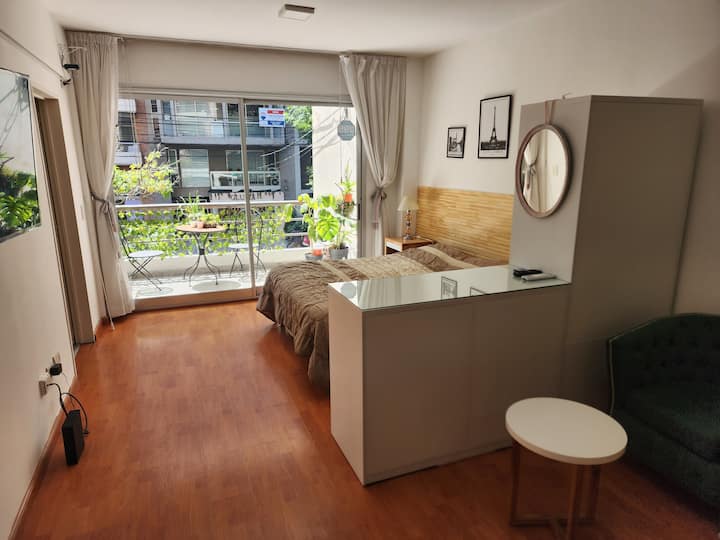 Monoambiente con patio en Belgrano