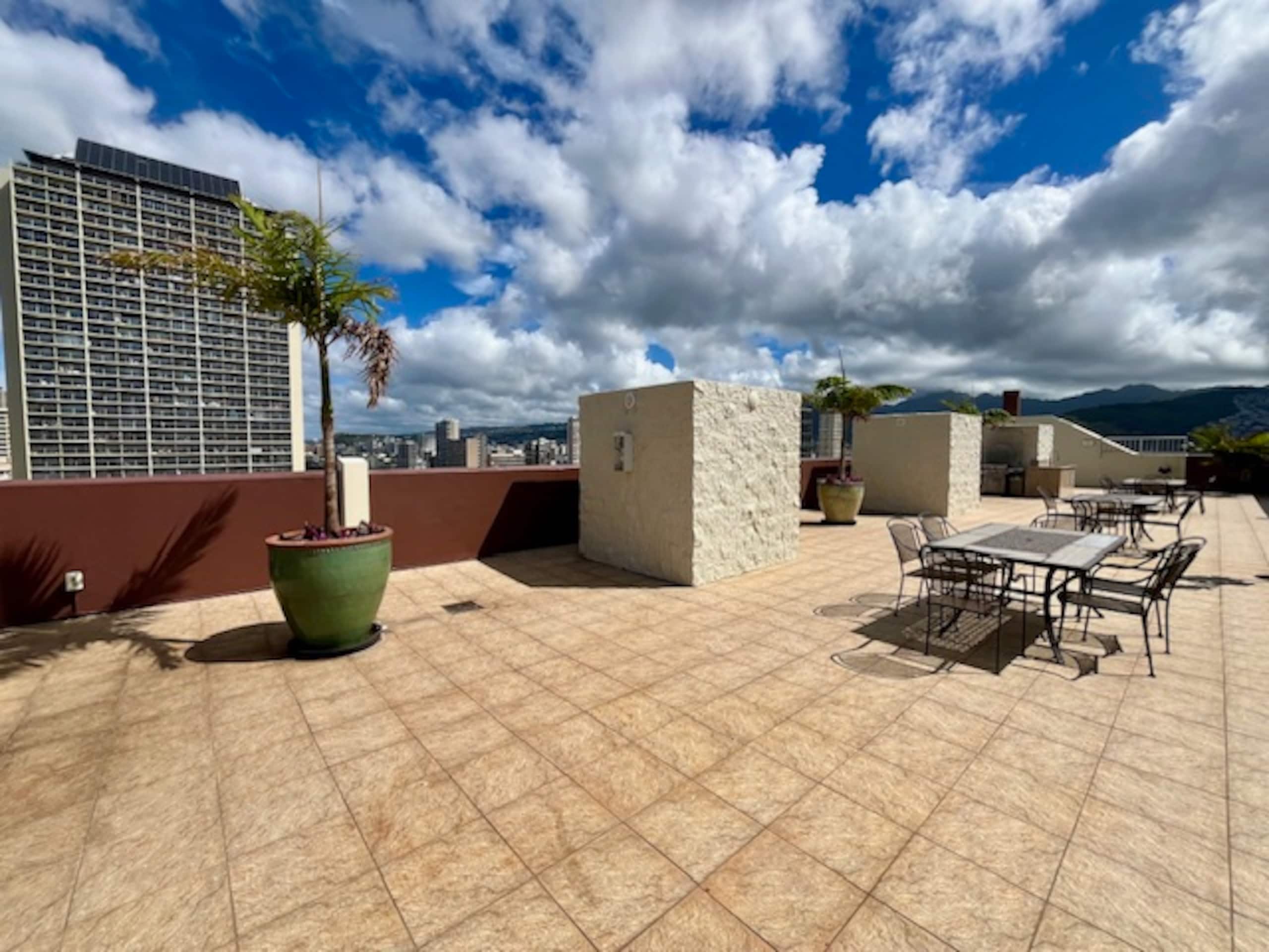 Condo in Honolulu · ★4.75 · 1 bedroom · 1 bed · 1 private bath - Image 11