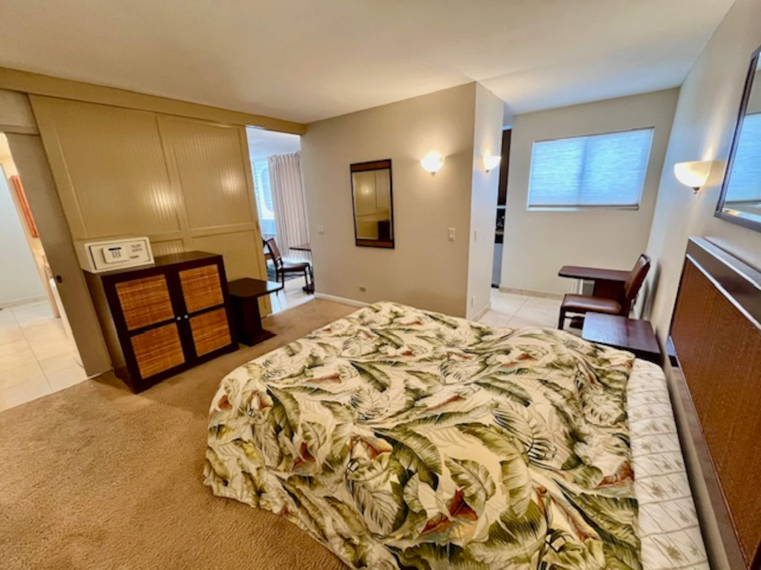 Condo in Honolulu · ★4.75 · 1 bedroom · 1 bed · 1 private bath - Image 3