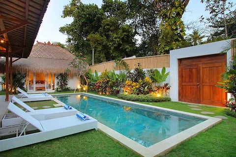 In the heart of Seminyak Oberoi - Villa Zayya