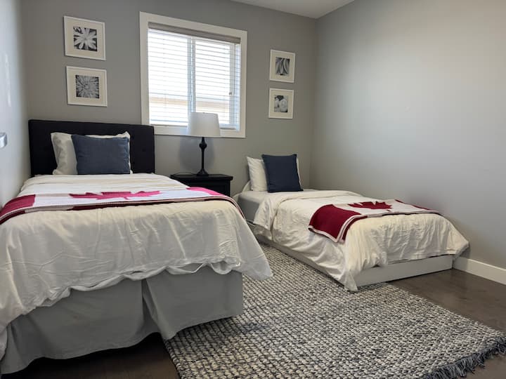 Spálňa 2 s dvoma oddelenými posteľami.