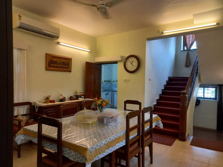 Dining area image 3