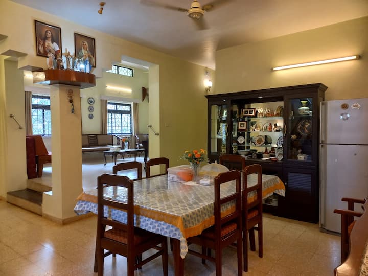 Dining area image 2