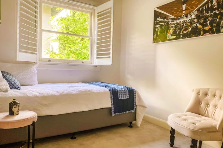 BR 3 - King Single (150 x 200 ס"מ) לאירוח מבוגרים