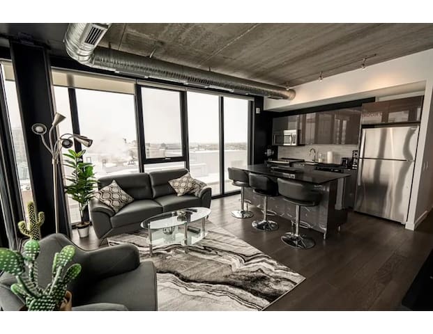 Cozy downtown luxury skyloft *Parking included*