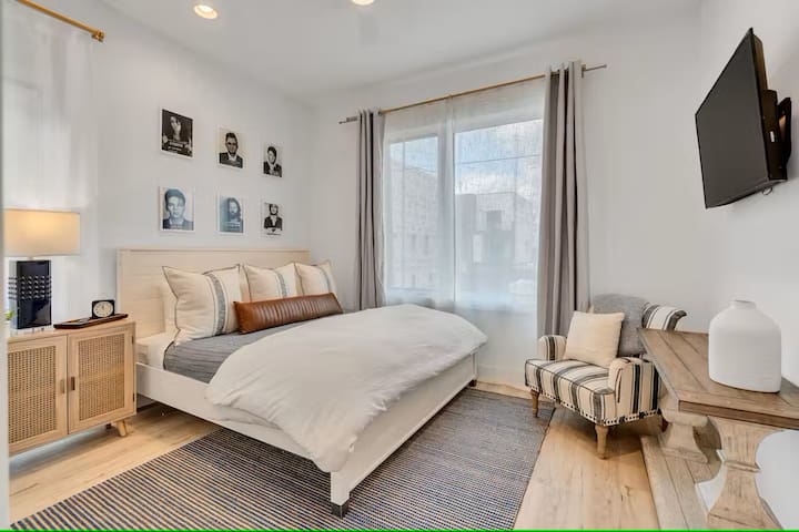 Nashville Luxury Penthouse gallery image 4