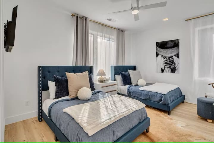 Nashville Luxury Penthouse gallery image 5