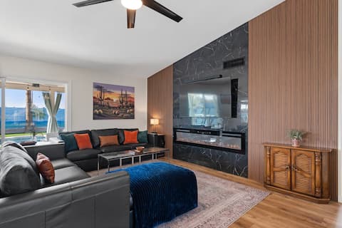 Top performing Airbnb: South Mtn. FREE HEAT Pool /Spa close to trails NEW in Ahwatukee Foothills