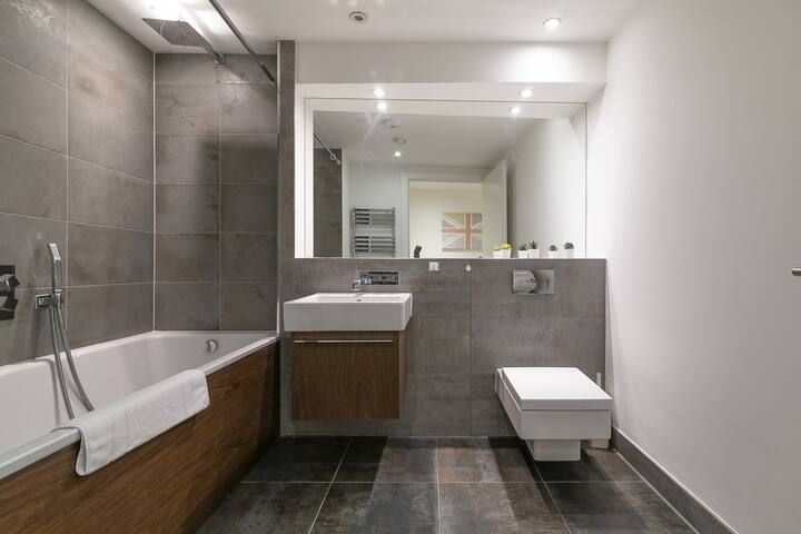 Covent Garden – Stunning two bed gallery image 5