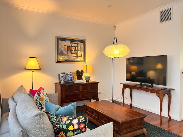 Stylish 2br Home | Free Garage | Patio | Near Cbd - Adelaide