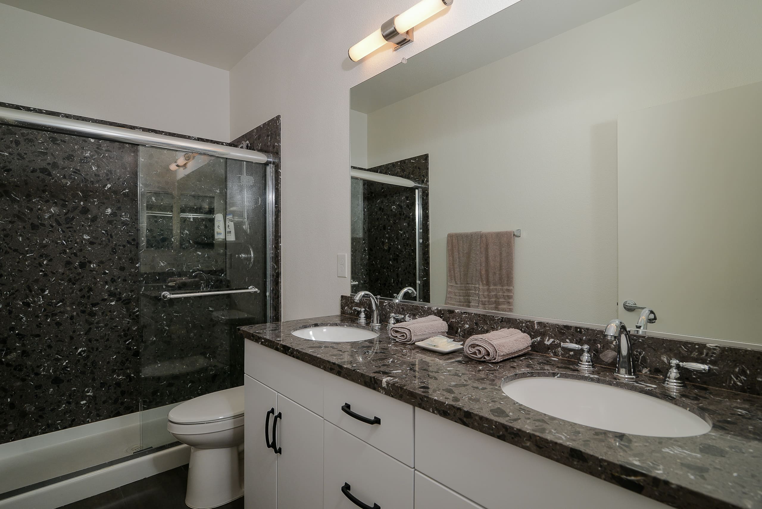 NEW Downtown Sac Home, Quiet & Central - Photo 12
