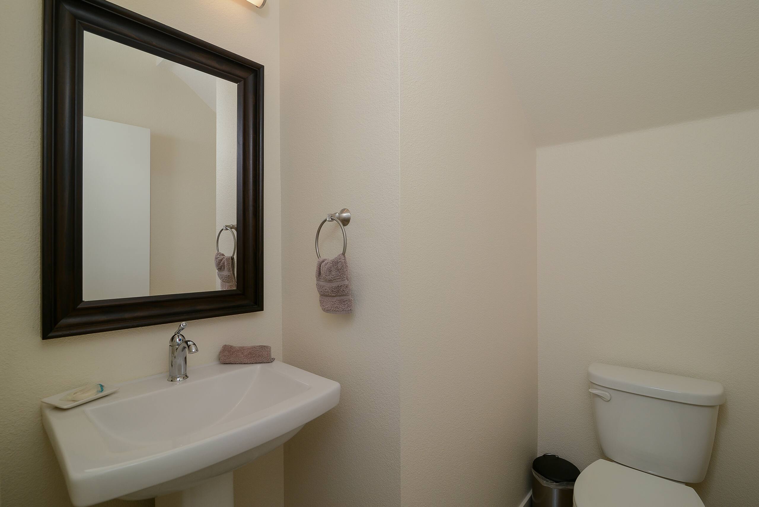 NEW Downtown Sac Home, Quiet & Central - Photo 15