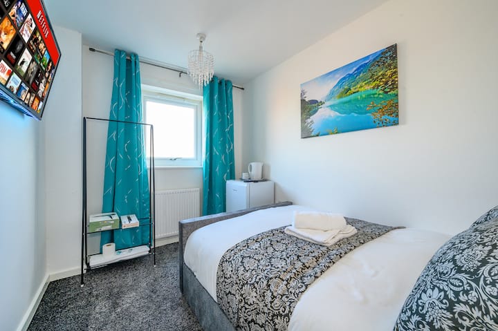 Прекрасна и удобна спална соба