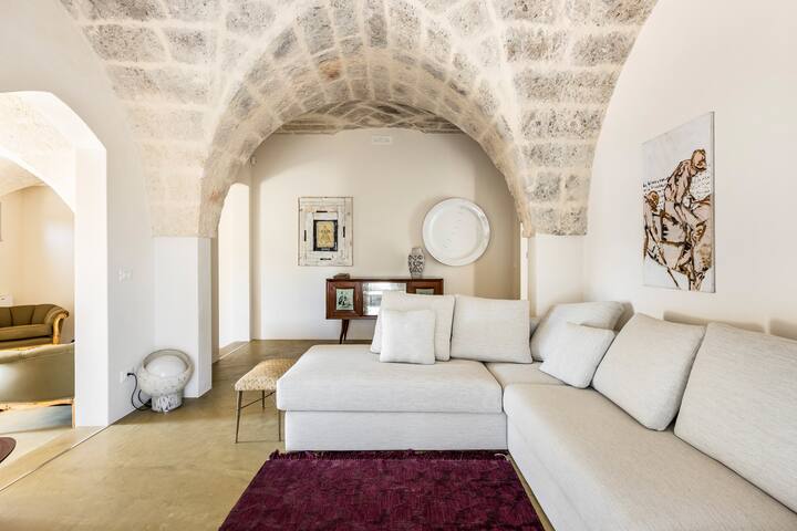 Lamia dal blu, design villa in the olive grove gallery image 4