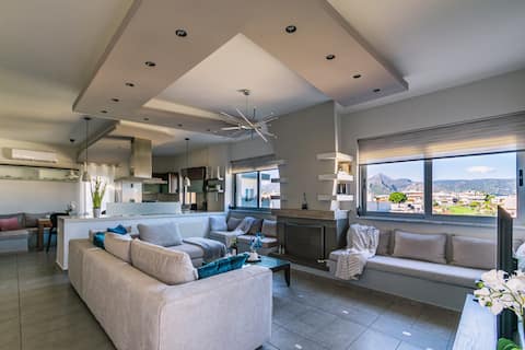 ARTica condo 1 | Elegant 2BR Apt, View & Parking