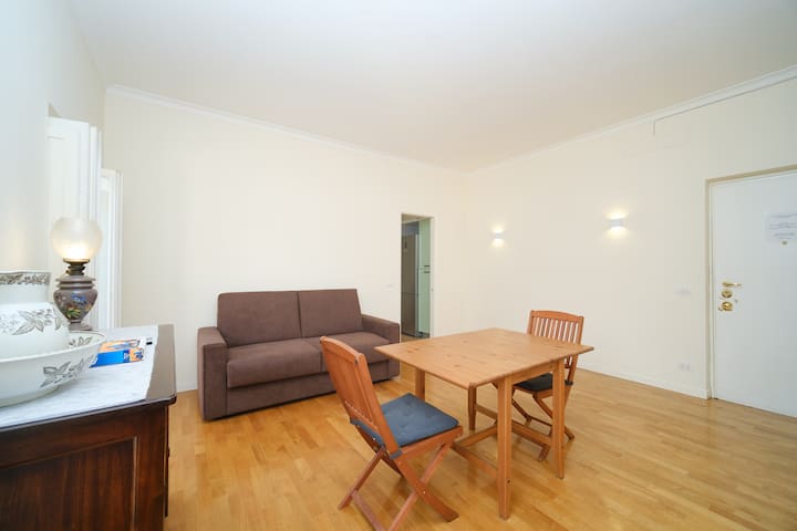 Juan&Elisa Trevi by BuddyRent gallery image 4