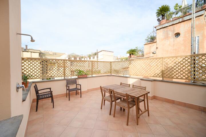 Juan&Elisa Trevi by BuddyRent gallery image 2