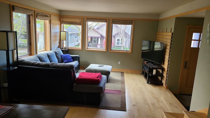 Modern 2 Bed, 2 Office House - Madison, WI