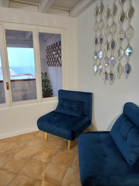 Airbnb con migliori performance: "Blue Dream: Panoramic terrace200m from the Sea" a Realmonte