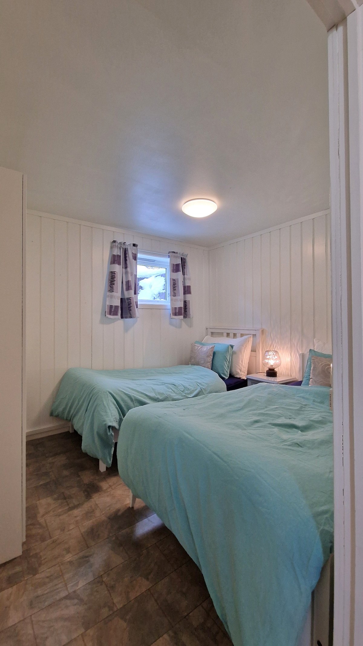 Krevet 1: 90 × 200

Krevet 2: 120x200