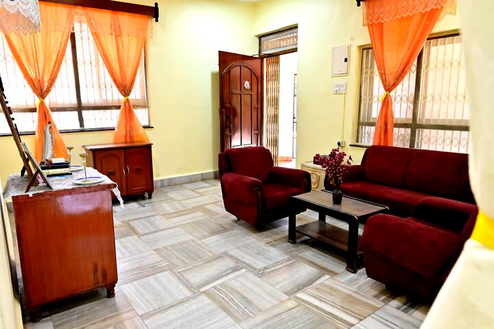 Entrance Room, with sitting area.