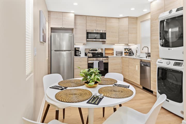 Brand New | 2 Bed 2.5 Bath | Heart Of Point Loma - San Diego, CA