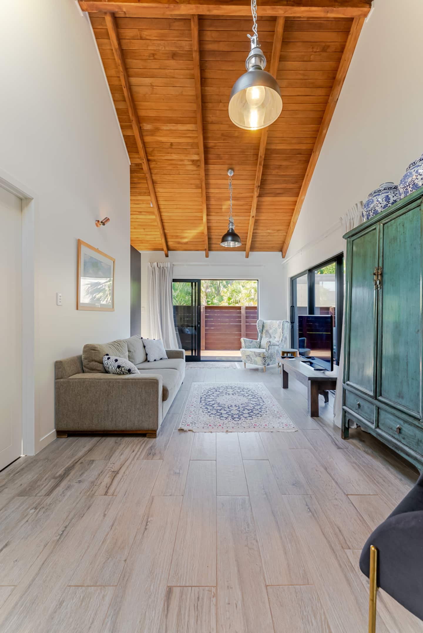 Light And Airy In Oakura 3