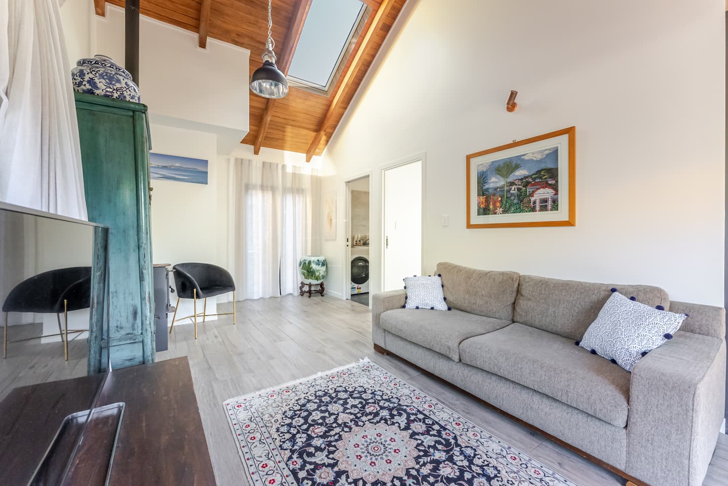 Light And Airy In Oakura 2