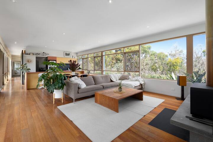 Surfers Point gallery image 3