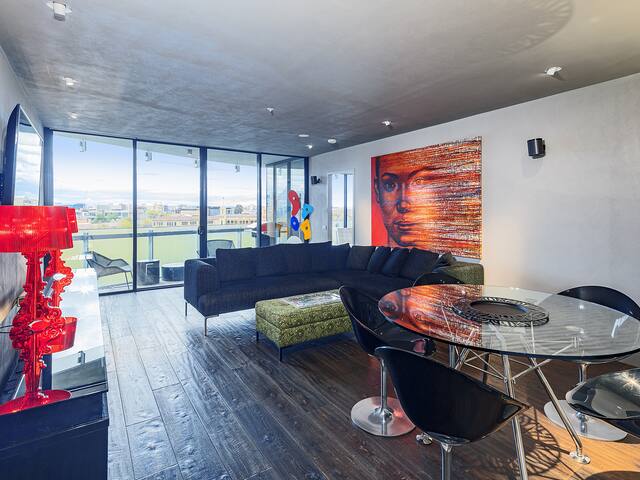 Luxury Apartment- Opposite Grand Prix Track gallery image 3