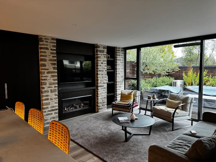 Central Modern - Wanaka